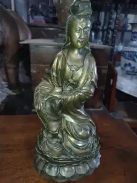 Patung Dewi Kwan in