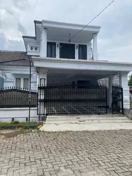 Rumah disewakan di jatiwaringin pondok gede