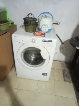 Di jual dispenser merk sanken. Dan mesin cuci. 1,8jt nego..