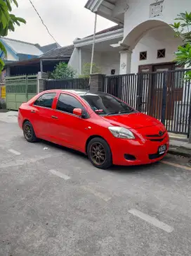 Toyota Limo 2010 Bensin