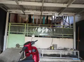 Disewa Rumah ada parkir mobil