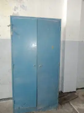 Lemari besi kantor