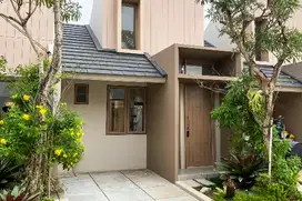 RUMAH DIJUAL DI SPRINGHILL YUMEE LAGOON CISAUK TANGERANG