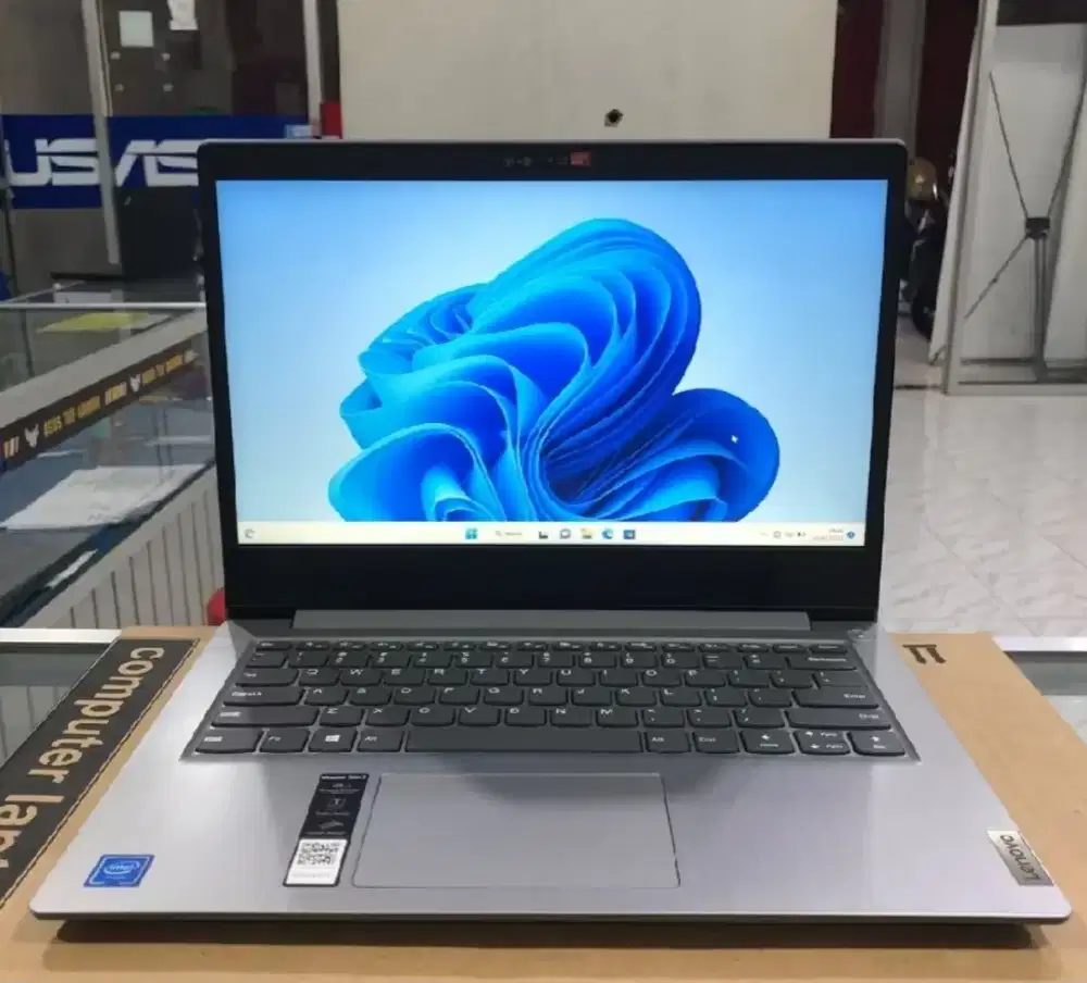 Lenovo IdeaPad Slim 1-14IGL7 Ram 8GB ssd 256GB fulset