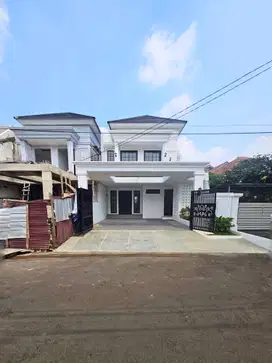 Rumah Dijual Cinere. American Classic, Mewah. UNIT NEW -Dalam Komplek
