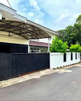 Rumah Dijual Cipete. Dalam Komplek, Lahan Luas. NEGO sd DEAL