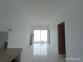 Puncak Bukit Golf Unfurnish 2Bedroom Mid Floor Bagus