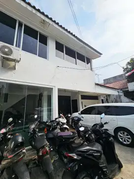 Rumah Dijual Kebayoran Baru - Senopati Area. Bangunan Lama + Kantor