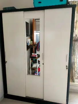 Lemari Sliding 3 Pintu