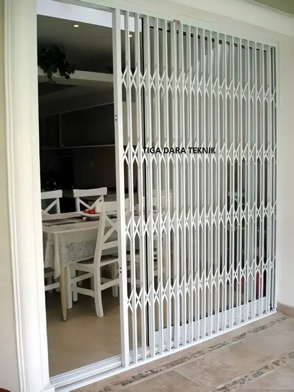 Pintu Lipat geser Harmonika, terima pasang dan perbaikan