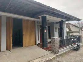 Dikontrakkan Rumah di Seputaran Selatan Kampus UII  jakal km 12,5