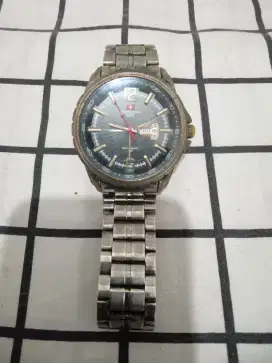 Jam tangan swiss army tinggal ganti batre sudah jarang pakai jual saja