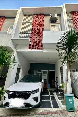 Rumah Eksklusif & Strategis di Palm Villas Townhouse Cipayung Jaktim
