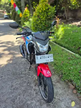 Dijual Honda CB150R tahun 2014 surat lengkap