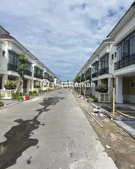 DIJUAL VILLA JL METEOROLOGI RAYA KOMPLEK JEWEL GARDEN (EDY ONGSO)