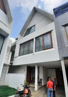 Rumah komplek kolam renang pejaten jatipadang ls.230mtr