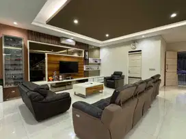 For Sale Luxury House Berlokasi Di kawasan Kota baru Parahyangan, BDG