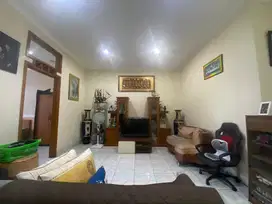 RUMAH DUA LANTAI SETRADUTA RAYA
