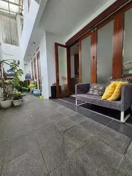 Dijual rumah modern area bintaro tangerang selatan
