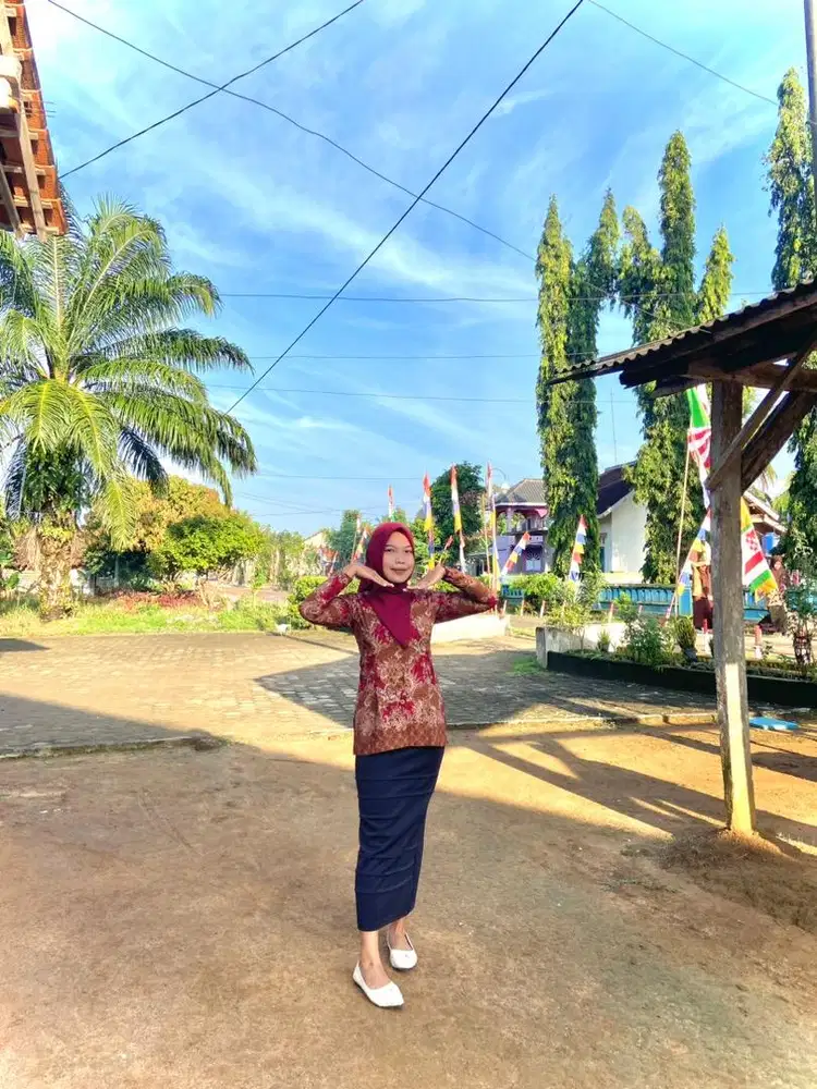 Cari lowongan kerja apa saja yang penting halal.