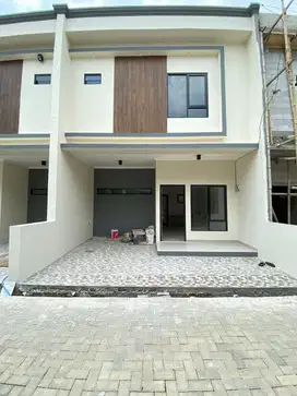 Rumah 2 Lantai Siap Huni 10 Menit ke Stasiun Depok DP 0 Free Biaya
