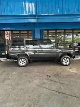 Hiline Diesel 4x4 tahun 2002 Km 4rb perak