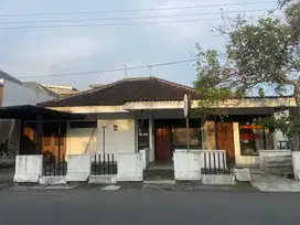 Rumah Kota Jogja Pinggir Jalan, Cocok Untuk Usaha