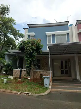Rumah Hoek Thomson Gading Serpong Selangkah ke Sport Club