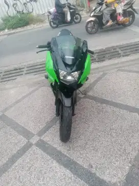 Kawasaki ninja r