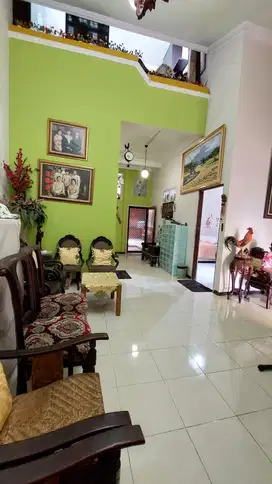 Rumah Besar Tanah Luas Dekat Grand Harvest Di Griya Kebraon Utara