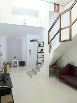 DIJUAL CEPAT  Rumah Luas Murah Strategis Di BARATA JAYA Surabaya Kota