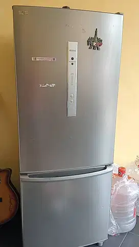 kulkas panasonic inverter econavi