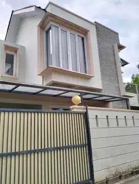 Dijual Rumah Mewah Siap Huni Dalam Komplek Beji