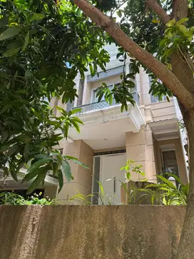 Rumah Mewah Furnish di Citra land Celebes