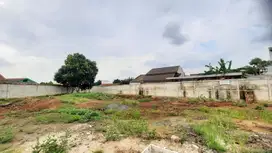 Tanah bagus di Jagakarsa jaksel 1295mtr shm 9jt/mtr