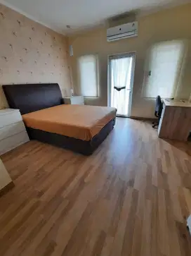 TURUN HARGA Jual Cepat Rumah  komplek Royal Residence semi furnished
