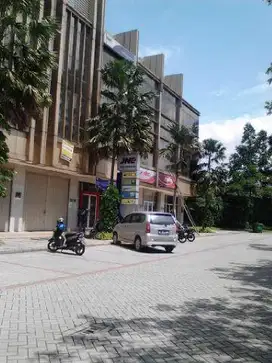 Ruko Gandeng Ready Siap Pakai di Komp.Golf Lake Residence Cengkareng