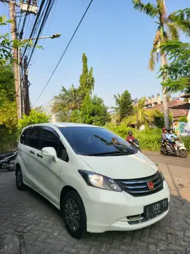 [Gress Mobil Kutisari]Freed E AT Psd Tahun 2011