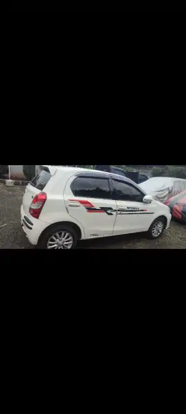 Jual mobil bekas