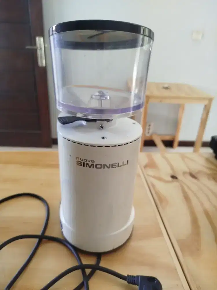 Grinder kopi Nouva Simonelli