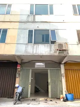 Disewakan Ruko Pusat Kota Baliwerti 3,5 lantai