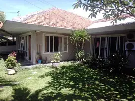 Rumah Manyar Istimewa