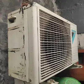 Jual AC bekas masih di pake sehari2