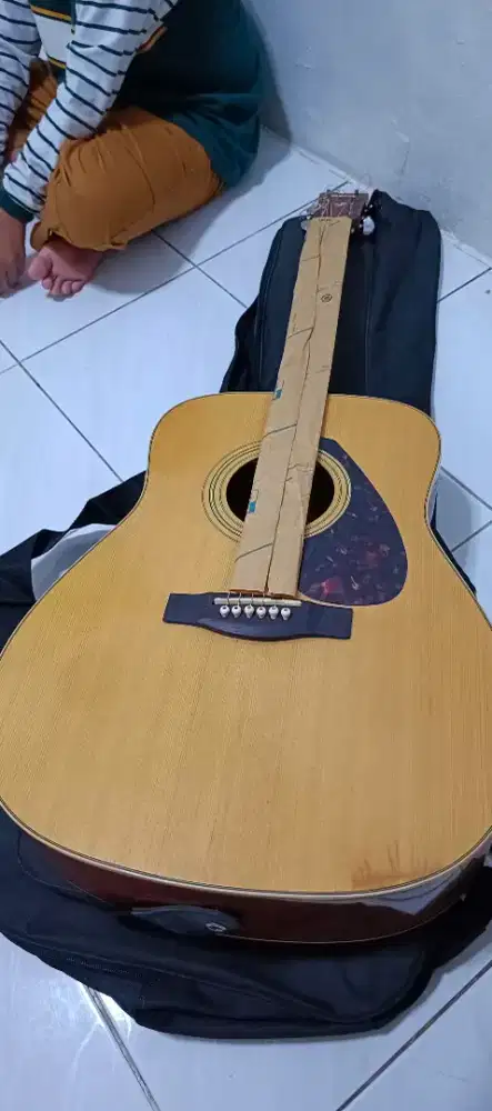 Gitar akustik elektrik Yamaha F370 sudah pasang preamp Fishman