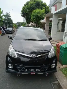 Dijual mobil Avanza Veloz hitam metalik,100 % original