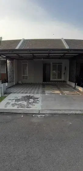 Disewakan Rumah Rapi Terawat Siap Huni di Suvarna Sutera, Ada AC