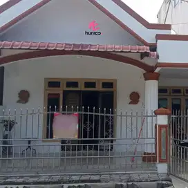 Di Jual/Di Sewakan Rumah Di Komplek Waikiki Di Jalan Flamboyan