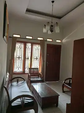 Dijual Rumah Tinggal di Komplek Pharmindo Cimahi Selatan