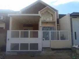 Dijual / dikontrakkan rumah di puri bunga nirwana