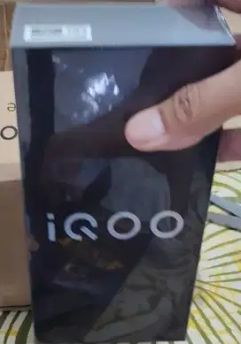 vivo iQOO Z10 Baru Box